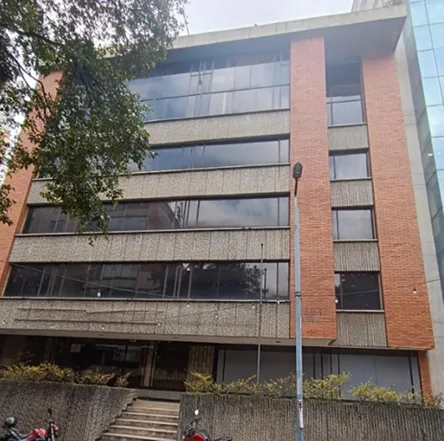 Edificio de oficinas en Bogotá — 1.489 m²