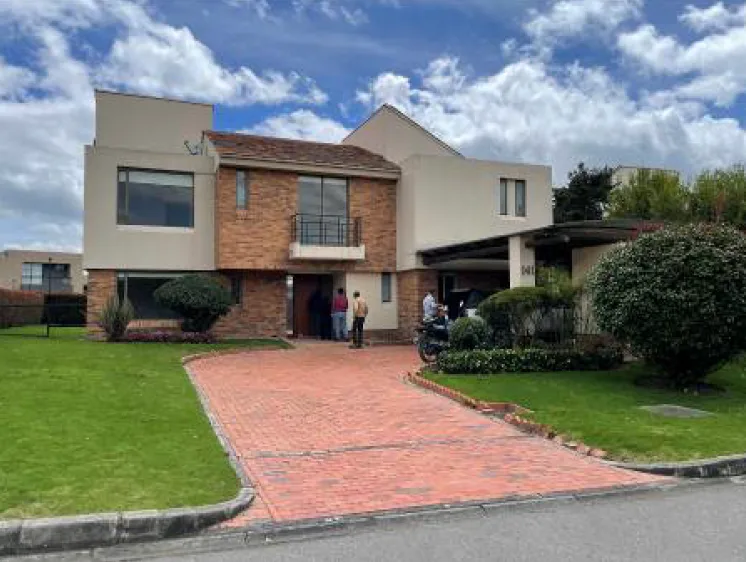 Casa en Cota — 999 m²